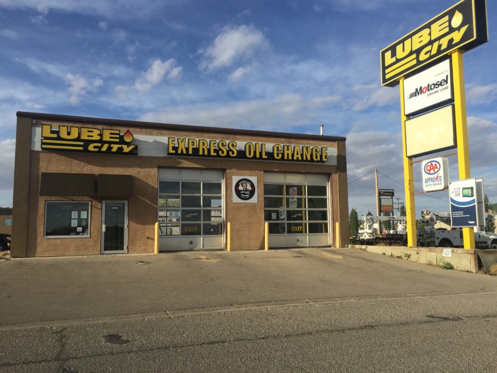 Strathmore Lube City Express Oil Change